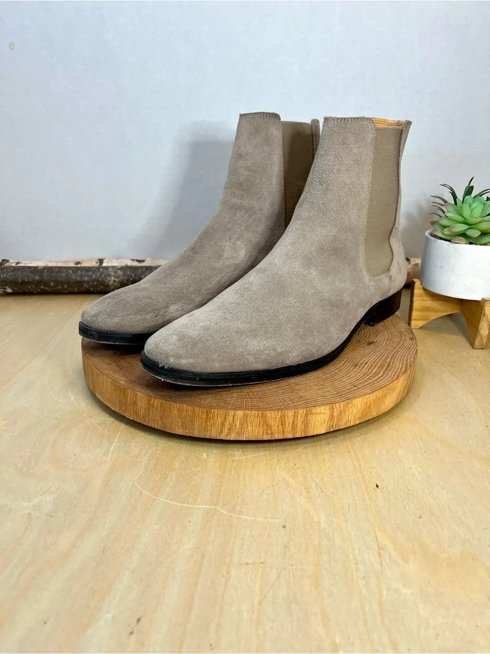 Express Men's Gray Taupe Suede Chelsea Boots Size 11